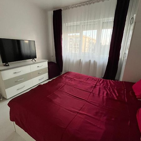 2 Bedroom Apartament, Free Parking Arad Bagian luar foto