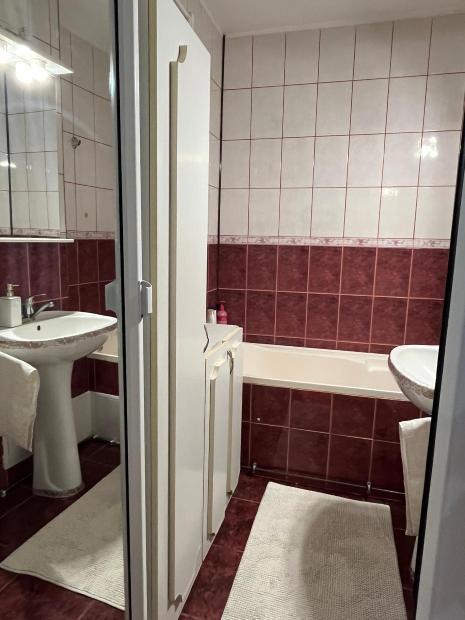 2 Bedroom Apartament, Free Parking Arad Bagian luar foto